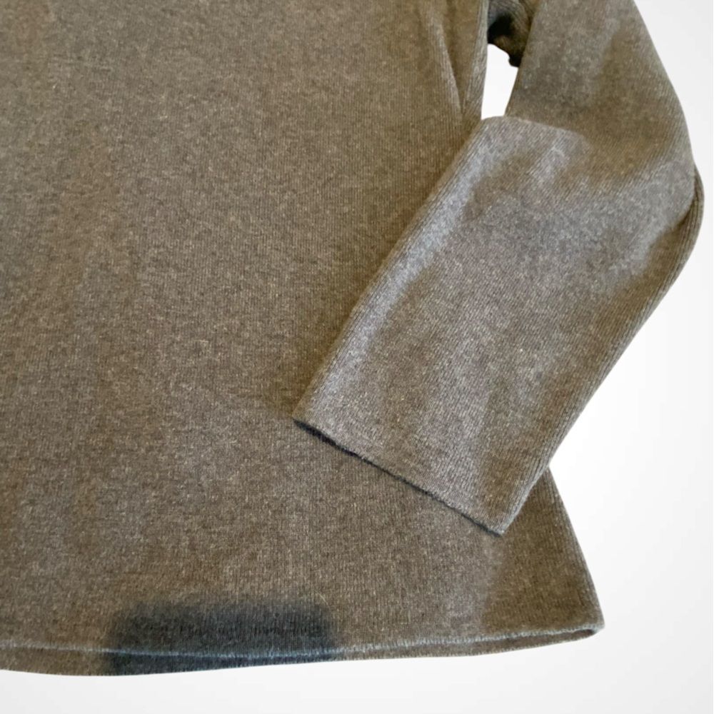 J. Jill V- Neck grey lightweight sweater 3/4 sleeve NWOT size L. - Picture 4 of 12